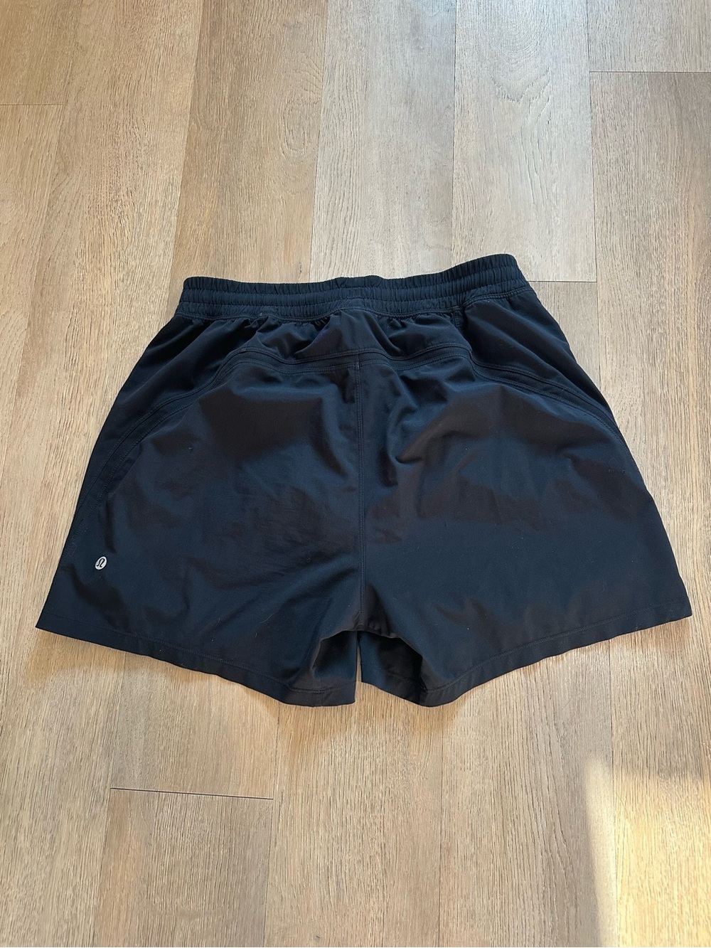 Lululemon Men's 5-inch Black Pace-breaker Shorts - Picture 2 of 3